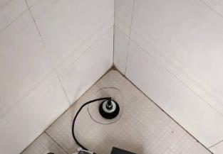 新城卫生间漏水维修之 loft 夹层储藏室毗邻暗管渗水哪家好，推荐诚匠小爱修缮